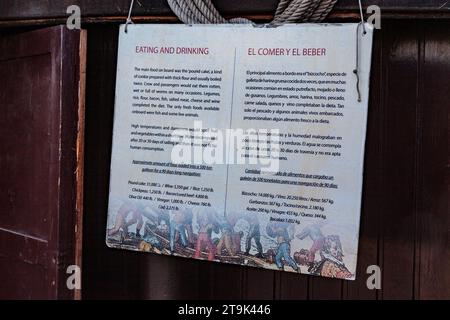 El Galeon Andalucia: Ankerplatz in Plymouth Barbican 2023. Eine voll funktionsfähige Nachbildung einer Galeone aus dem 16. Bis 17. Jahrhundert Stockfoto