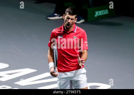 Malaga, Spanien. November 2023. MALAGA, SPANIEN - 25. NOVEMBER: Novak Djokovic von Serbien während des Semiinalspiels zwischen Novak Djokovic von Serbien und Jannik Sinner von Italien beim Davis Cup bei Martin Carpena am 25. November 2023 in Malaga, Spanien. (Kreditbild: © Jose Luis Contreras/DAX via ZUMA Press Wire) NUR REDAKTIONELLE VERWENDUNG! Nicht für kommerzielle ZWECKE! Stockfoto