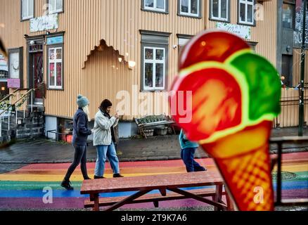 Isländische Hauptstadt Reykjavík Raindow Street Stockfoto