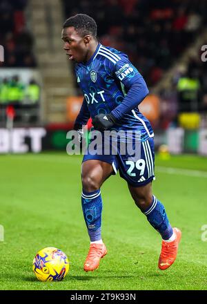 Rotherham, Großbritannien. November 2023. Wilfried Gnonto von Leeds United Rotherham United FC gegen Leeds United FC SKY Bet EFL Championship Match im Aesseal New York Stadium, Rotherham, England, Vereinigtes Königreich am 24. November 2023 Credit: Every Second Media/Alamy Live News Stockfoto