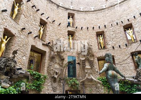 Figueres, Spanien - 13. Mai 2023: Theatermuseum von Salvador Dali in Figueres. Stockfoto