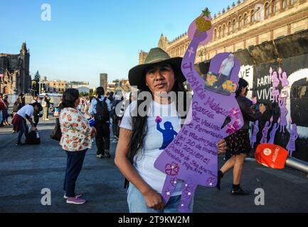 Nicht exklusiv: 25. November 2023, Mexiko-Stadt, Mexiko: Eine Frau nimmt an einer Demonstration zum Internationalen Tag zur Eliminierung von VI Teil Stockfoto