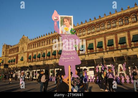 Nicht exklusiv: 25. November 2023, Mexiko-Stadt, Mexiko: Eine Frau nimmt an einer Demonstration zum Internationalen Tag zur Eliminierung von VI Teil Stockfoto