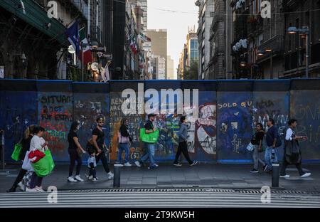 Nicht exklusiv: 25. November 2023, Mexiko-Stadt, Mexiko: Eine Frau nimmt an einer Demonstration zum Internationalen Tag zur Eliminierung von VI Teil Stockfoto