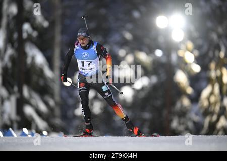 Justus Strelow aus Deutschland im Einsatz während des 20 km langen Männerindividuals des IBU World Cup Biathlon in Ostersund, Schweden, am 26. November 2023. Foto: Anders Wiklund / TT / Code 10040 Stockfoto