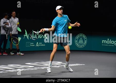 Malaga, Spanien. November 2023. Jannik Sinner beim Finale Davis Cup 2023 Spiel Italien gegen Serbien der Palacio Martin Carpena, Spanien am 25. November 2023 in Malaga Credit: Independent Photo Agency/Alamy Live News Stockfoto