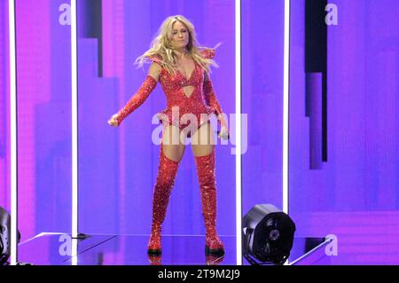 Helene Fischer in der ZDF-Unterhaltungsshow 'Wetten, dass...?' Live aus der Messe Offenburg-Ortenau. Offenburg, 25.11.2023 Stockfoto