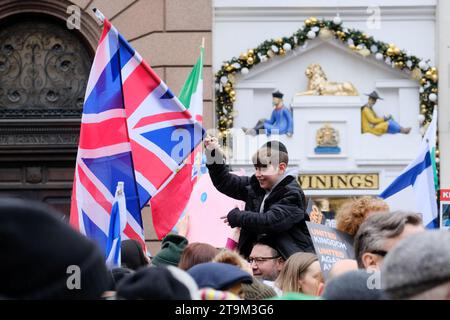 Strand, London, Großbritannien, 26. November 2023. Der Marsch gegen den Antisemitismus in Zentral-London. Quelle: Matthew Chattle/Alamy Live News Stockfoto