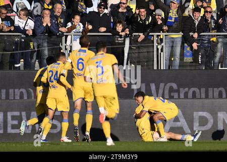 Frosinone, Italien. November 2023. Während des 13. Tages der Serie A Meisterschaft zwischen Frosinone Calcio und Genua C.F.C., 26. November 2023 im Benito Stirpe Stadium, Frosinone, Italien. Quelle: Unabhängige Fotoagentur/Alamy Live News Stockfoto