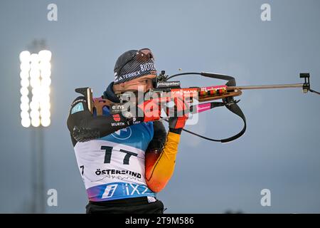 Justus Strelow aus Deutschland im Einsatz während der 20 km langen Herreneinzelveranstaltung des IBU World Cup Biathlon in Ostersund, Schweden, am 26. November 2023.Foto: Anders Wiklund / TT / Code 10040 Stockfoto