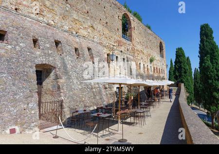 Pienza, Toskana, Italien. Die Aussicht ist fabelhaft auf dem Ringweg um dieses UNESCO-Weltkulturerbe, mittelalterliche Stadt Stockfoto