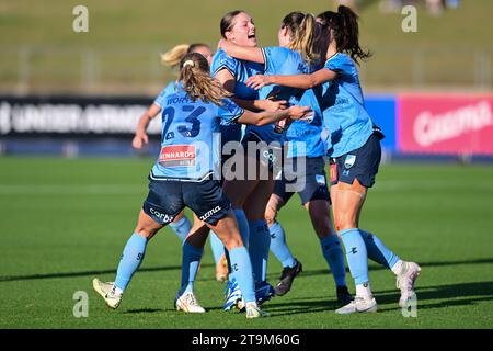 Sydney, Australien. November 2023. Die Mannschaft von Sydney FC wird während des 6. Runde-Spiels der A-League 2023/24 der Frauen zwischen Sydney FC und Melbourne City FC im Sydney Olympic Park gespielt. Endstand Melbourne City FC 3:2 Sydney FC. Quelle: SOPA Images Limited/Alamy Live News Stockfoto