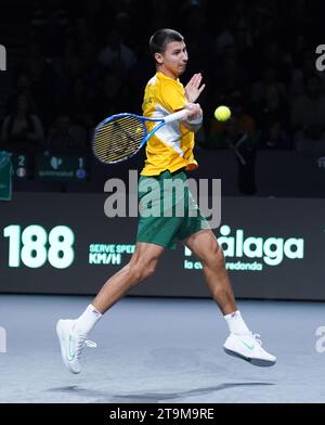 Der Australier Alexei Popyrin spielte im Finale des Davis Cup 2023 im Palacio de Deportes Jose Maria Martin Carpena in Malaga, Spanien, gegen den Italiener Matteo Arnaldi. Bilddatum: Sonntag, 26. November 2023. Stockfoto