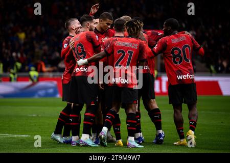Mailand, Italien. 25. November 2023. Während des Fußballspiels der Serie A zwischen AC Milan und ACF Fiorentina. Quelle: Nicolò Campo/Alamy Live News Stockfoto