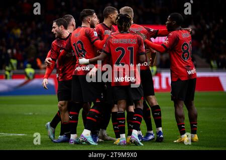 Mailand, Italien. 25. November 2023. Während des Fußballspiels der Serie A zwischen AC Milan und ACF Fiorentina. Quelle: Nicolò Campo/Alamy Live News Stockfoto