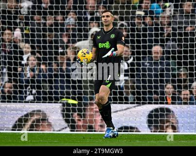 London, Großbritannien. November 2023. Emiliano Martínez (Villa, Torhüter) während des Tottenham V Aston Villa Premier League Spiels im Tottenham Hotspur Stadium. Quelle: MARTIN DALTON/Alamy Live News Stockfoto