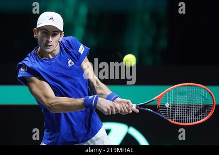 Der Italiener Matteo Arnaldi spielte im Finale des Davis Cup 2023 im Palacio de Deportes Jose Maria Martin Carpena in Malaga, Spanien, gegen den Australier Alexei Popyrin. Bilddatum: Sonntag, 26. November 2023. Stockfoto