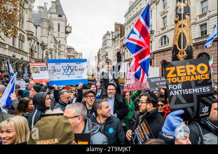 London, Großbritannien. November 2023. Der marsch versammelt sich vor dem Royal Courts of Justice on the Strand - Anti-semistism Protest march. Guy Bell/Alamy Live News Stockfoto