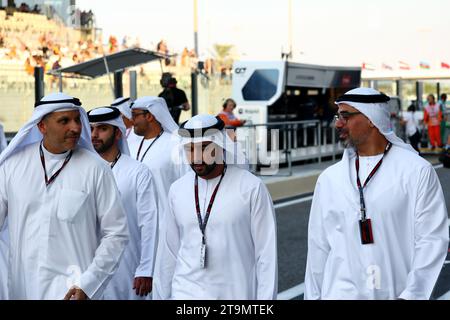 Abu Dhabi, Abu Dhabi. November 2023. VIP-Gäste. Formel-1-Weltmeisterschaft, Rd 23, großer Preis von Abu Dhabi, Sonntag, 26. November 2023. Yas Marina Circuit, Abu Dhabi, VAE. Quelle: James Moy/Alamy Live News Stockfoto
