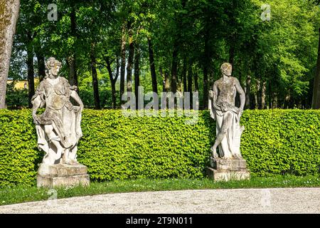 Klassische Skulpturen im Hofgarten, Hofgarten in Bayreuth, Bayern, Region Oberfrankreich, Deutschland Stockfoto