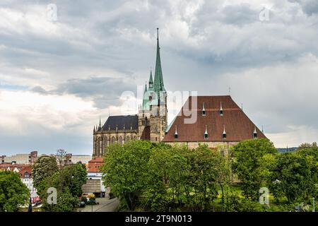 Erfurter Kathedrale und Kollegialkirche der Heiligen Maria, Erfurt, Deutschland. Martin Luther wurde 1507 in der Kathedrale geweiht Stockfoto