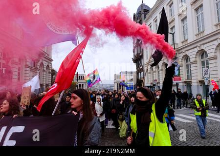 Brüssel, Belgien November 2023. Die Menschen nehmen an einer nationalen Demonstration im Rahmen des Internationalen Tages zur Beseitigung der Gewalt gegen Frauen am 26. November 2023 in Brüssel, Belgien, Teil. Quelle: ALEXANDROS MICHAILIDIS/Alamy Live News Stockfoto