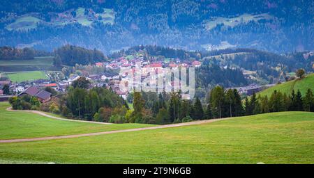 Ein Dorf in den italienischen Alpen Stockfoto