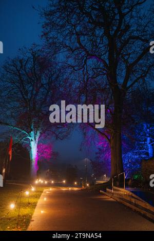 Hey-on-Wye, Wales, Großbritannien. Sonntag, 26. November 2023. Atomsphere of Hay Festival Winterwochenende bei Nacht. Quelle: Sam Hardwick/Alamy Live News. Stockfoto