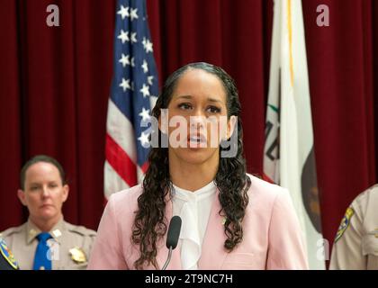 San Francisco, KALIFORNIEN - 28. April 2023: Staatsanwalt Brooke Jenkins spricht über die neue staatliche Partnerschaft für öffentliche Sicherheit, die den Fentanyl-Verkehr zum Ziel hat Stockfoto