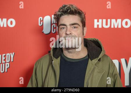 Antwerpen, Belgien. November 2023. Fernsehmoderator Pedro Elias posiert für den Fotografen bei der letzten Show von Humos Comedy Cup 2023 in der Arenbergschouwburg in Antwerpen, Sonntag, den 26. November 2023. Humo's Comedy Cup ist ein Wettbewerb, der von der Wochenzeitschrift Humo organisiert wird, um die größten Comedy-Talente zu belohnen. BELGA FOTO NICOLAS MAETERLINCK Credit: Belga News Agency/Alamy Live News Stockfoto