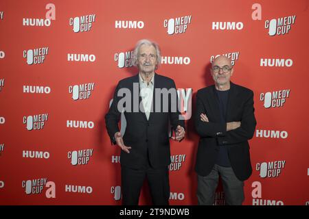 Antwerpen, Belgien. November 2023. Guido Guy Mortier und Bart Vanegeren posieren für den Fotografen bei der letzten Show von Humo's Comedy Cup 2023 in der Arenbergschouwburg in Antwerpen am Sonntag, den 26. November 2023. Humo's Comedy Cup ist ein Wettbewerb, der von der Wochenzeitschrift Humo organisiert wird, um die größten Comedy-Talente zu belohnen. BELGA FOTO NICOLAS MAETERLINCK Credit: Belga News Agency/Alamy Live News Stockfoto