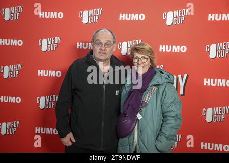 Antwerpen, Belgien. November 2023. RAF Coppens (L) posiert für den Fotografen bei der Endausstellung von Humos Comedy Cup 2023 in der Arenbergschouwburg in Antwerpen, Sonntag, den 26. November 2023. Humo's Comedy Cup ist ein Wettbewerb, der von der Wochenzeitschrift Humo organisiert wird, um die größten Comedy-Talente zu belohnen. BELGA FOTO NICOLAS MAETERLINCK Credit: Belga News Agency/Alamy Live News Stockfoto