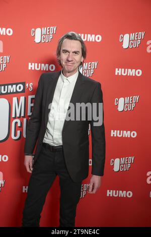 Antwerpen, Belgien. November 2023. Bert Gabriels posiert für den Fotografen während der letzten Show von Humos Comedy Cup 2023 in der Arenbergschouwburg in Antwerpen, Sonntag, den 26. November 2023. Humo's Comedy Cup ist ein Wettbewerb, der von der Wochenzeitschrift Humo organisiert wird, um die größten Comedy-Talente zu belohnen. BELGA FOTO NICOLAS MAETERLINCK Credit: Belga News Agency/Alamy Live News Stockfoto