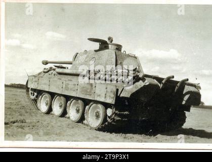 2. Weltkrieg Schwarzweißfoto Deutscher Pantherpanzer an der Ostfront 1943 Stockfoto