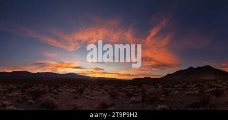 Sonnenaufgang über der Wüste in der Nähe von Pahrump Nevada Stockfoto