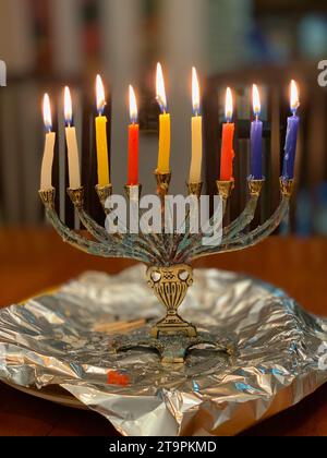 USA. Dezember 2019. Dezember 2019 - es waren 8 verrückte Nächte. Die Menora ist in der letzten Nacht von Hannukah voll beleuchtet. Foto: Robyn Stevens Brody/SIPA USA. Quelle: SIPA USA/Alamy Live News Stockfoto