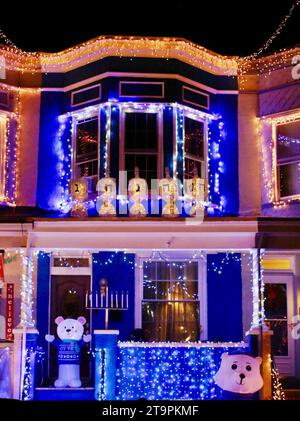 Baltimore, Maryland, USA. Das Hanukkah-Haus. Wird jährlich auf dem Miracle in der 34th Street in Baltimore, MD, USA, ausgestellt. , . Foto: Robyn Stevens Brody/SIPA USA. Quelle: SIPA USA/Alamy Live News Stockfoto