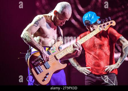 Floh (Bass), Anthony Kiedis (Gesang). Rote, Heiße Chili-Paprika. Lebt in Buenos Aires, Argentinien Stockfoto