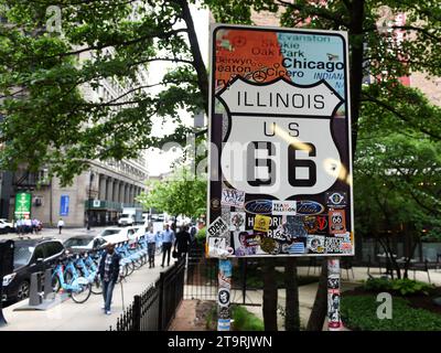 Chicago, USA - 06. Juni 2018: Historische Route 66 Beginnen Sie das Schild in Chicago, Illinois. Stockfoto