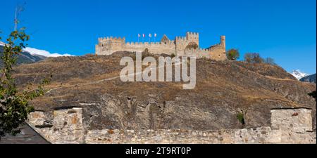 Schloss Tourbillon auf einem Hügel in Sion, Wallis, Schweiz Stockfoto