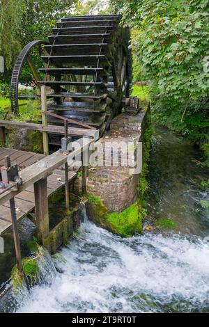 Alte Wassermühle, Moulin Anquetil, Wassermühle am Fluss Veule, Veules les Roses, kürzester Fluss in Frankreich, seine Maritime, Cote d'Albatre, Normandie Stockfoto