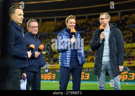 Ralf Rangnick, Trainer AUT, DFB-Trainer Julian Nagelsmann, Bundestrainer, Nationaltrainer, mit Peer Mertesacker, Jochen Breyer, ZDF Fernsehmoderator, im Freundschaftsspiel ÖSTERREICH - DEUTSCHLAND ÖSTERREICH - DEUTSCHLAND Vorbereitung auf die Europameisterschaft 2024 Deutschland, Saison 2023/2024, am 21. November 2023 in Wien, Österreich. © Peter Schatz / Alamy Stock Photos Stockfoto