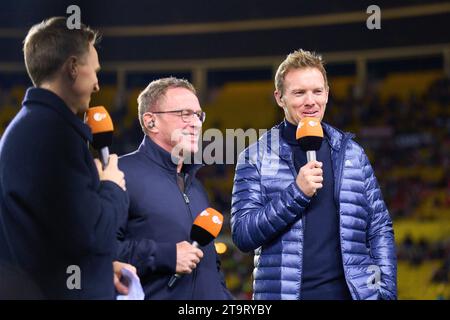 DFB-Cheftrainer Julian Nagelsmann, Bundestrainer, Nationaltrainer, Ralf Rangnick, Trainer AUT, mit Jochen Breyer, ZDF Fernsehmoderator, im Freundschaftsspiel ÖSTERREICH - DEUTSCHLAND 2-0 ÖSTERREICH - DEUTSCHLAND 2-0 Vorbereitung auf die Europameisterschaft 2024 Deutschland, Saison 2023/2024, am 21. November 2023 in Wien, Österreich. © Peter Schatz / Alamy Stock Photos Stockfoto