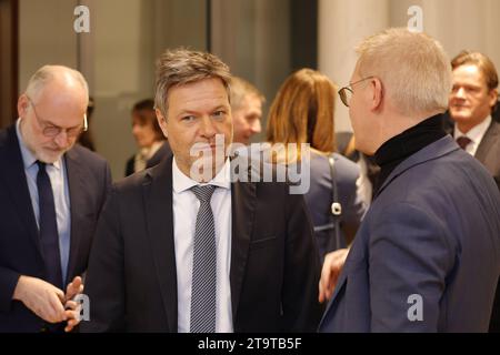 Dr. Robert Habeck, Vizekanzler und Bundesminister für Wirtschaft und Klimaschutz, Deutschland, Berlin, Auftaktbilder BM Habeck beim Europäischen Gipfel für bidirektionales Laden *** Dr. Robert Habeck, Vizekanzler und Bundesminister für Wirtschaft und Klimaschutz, Deutschland, Berlin, Auftaktbilder BM Habeck beim Europäischen Gipfel für bidirektionales Charging Credit: Imago/Alamy Live News Stockfoto