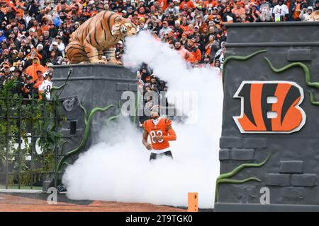 Cincinnati, Ohio, USA. November 2023. 26. November 2023 Cincinnati Bengals Wide Receiver Tyler Boyd (83) während des Vorspieleintritts bei Pittsburgh Steelers vs Cincinnati Bengals in Cincinnati, OH. Jake Mysliwczyk/AMG Media (Kreditbild: © Jake Mysliwczyk/BMR via ZUMA Press Wire) NUR ZUR REDAKTIONELLEN VERWENDUNG! Nicht für kommerzielle ZWECKE! Stockfoto