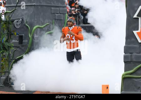 Cincinnati, Ohio, USA. November 2023. 26. November 2023 Cincinnati Bengals Wide Receiver Tyler Boyd (83) während des Vorspieleintritts bei Pittsburgh Steelers vs Cincinnati Bengals in Cincinnati, OH. Jake Mysliwczyk/AMG Media (Kreditbild: © Jake Mysliwczyk/BMR via ZUMA Press Wire) NUR ZUR REDAKTIONELLEN VERWENDUNG! Nicht für kommerzielle ZWECKE! Stockfoto