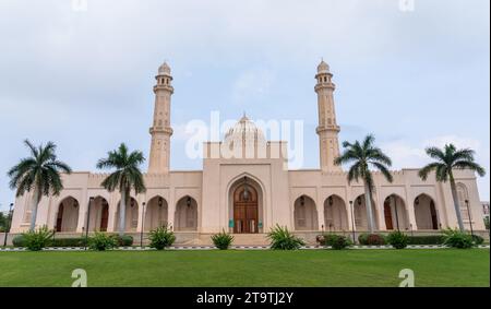 Salalah, Sultanat von Oman – 12. November 2023: Sultan-Qabus-Moschee in Salalah, Oman Stockfoto