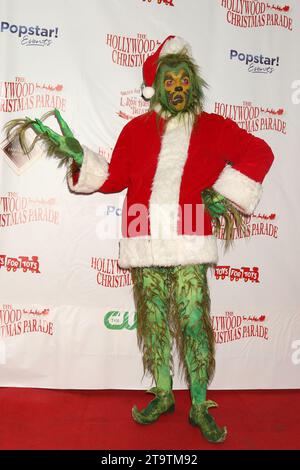 Los Angeles, USA. November 2023. LOS ANGELES - 26. November 2023: The Grinch bei der 91. Hollywood Christmas Parade am Hollywood Boulevard am 26. November in Los Angeles, KALIFORNIEN (Foto: Katrina Jordan/SIPA USA) Credit: SIPA USA/Alamy Live News Stockfoto