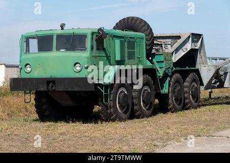 MAZ-537 Militärfahrzeug Stockfoto