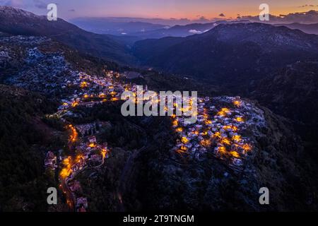 Dimitsana Dorf, Arcadia, Griechenland bei Sonnenuntergang Stockfoto